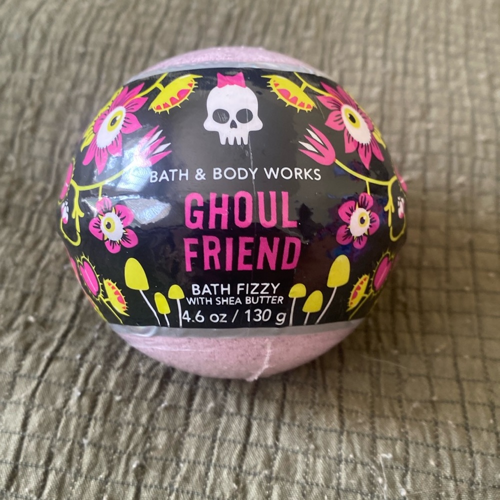 Bath & Body Works Ghoul Friend Bath Fizzy (Halloween)